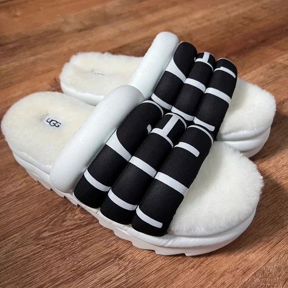 NWOB UGG Maxi‎ Slide Logo Real Fur From: Lamb, Fur Origin Australia 🇦🇺 Sz 8